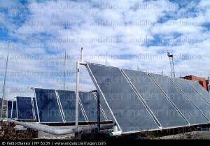 paneles-solares-en-la-universidad-de-malaga-andalucia-espana_5239.jpg